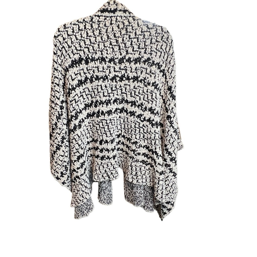 Solitaire Jacket Cape Pancho Ribbed Texture Black and White Front Pockets XL - Picture 3 of 10